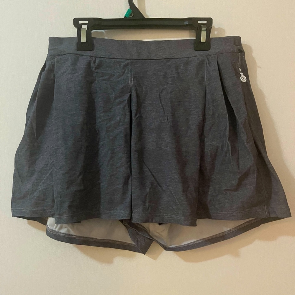 Lululemon Go City Skort Gray Heathered size 8 in EUC with pockets